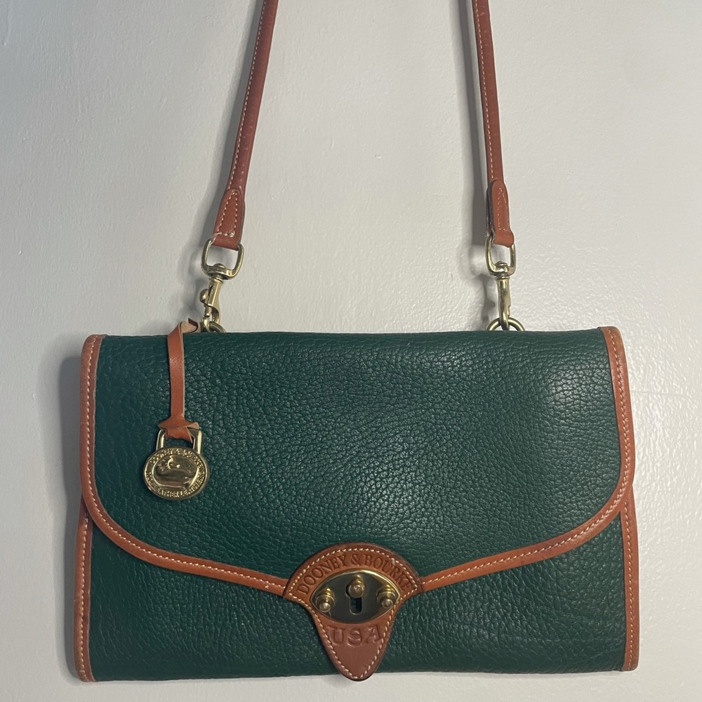 VINTAGE 1992 DOONEY& BOURKE AWL POCHETTE (RARE!!)